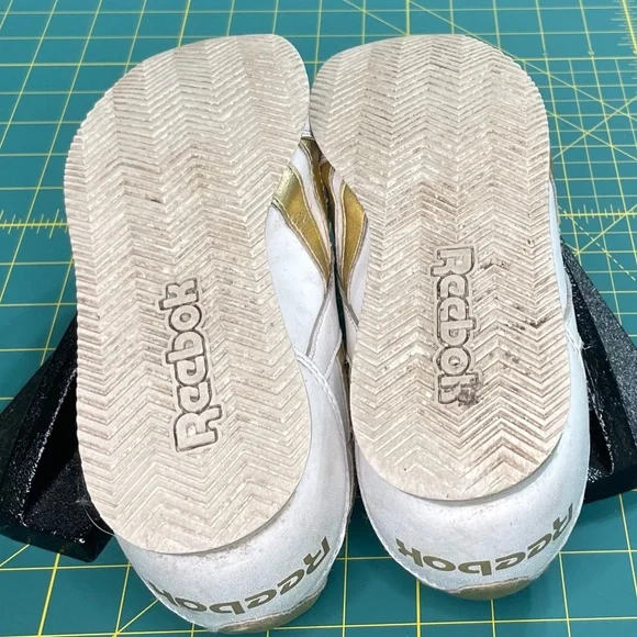 Reebok - White sneakers - Children's size 3.5 - Picture 2 of 7